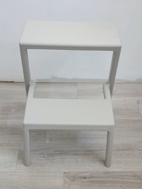 Image 1 of Masterby opstapje van Chris Martin voor Ikea Italië 2014