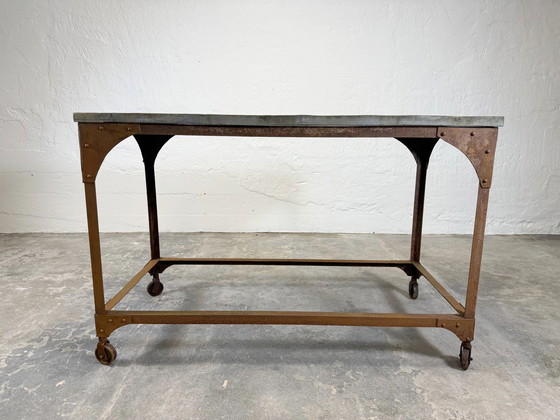 Image 1 of Tavolo industriale vintage con piano in pietra