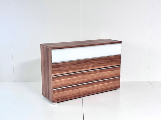Nolte Möbel Alegro Cassettiera, Noce Macadamia & Vetro Bianco, Cassettiere, Legno, Marrone, Modern (foto 9 di 15)
