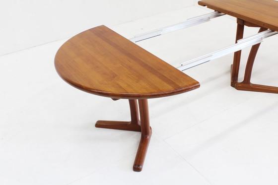 Image 1 of Tavolo da pranzo rotondo allungabile vintage Dyrlund in teak massello, stile danese.