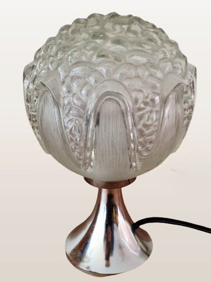 Lampe de table Richard Essig au style emblématique de l'ère spatiale.