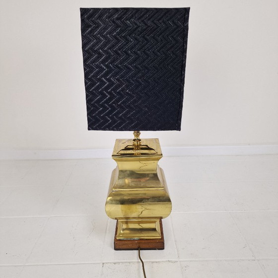 Image 1 of Paar grote Italiaanse Regency stijl tafellampen - Messing en hout met zwarte kappen