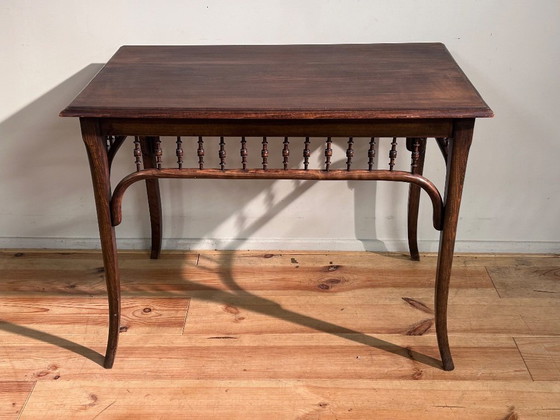 Image 1 of Tavolo in legno curvato Art Nouveau del 1900 circa (Faggio)