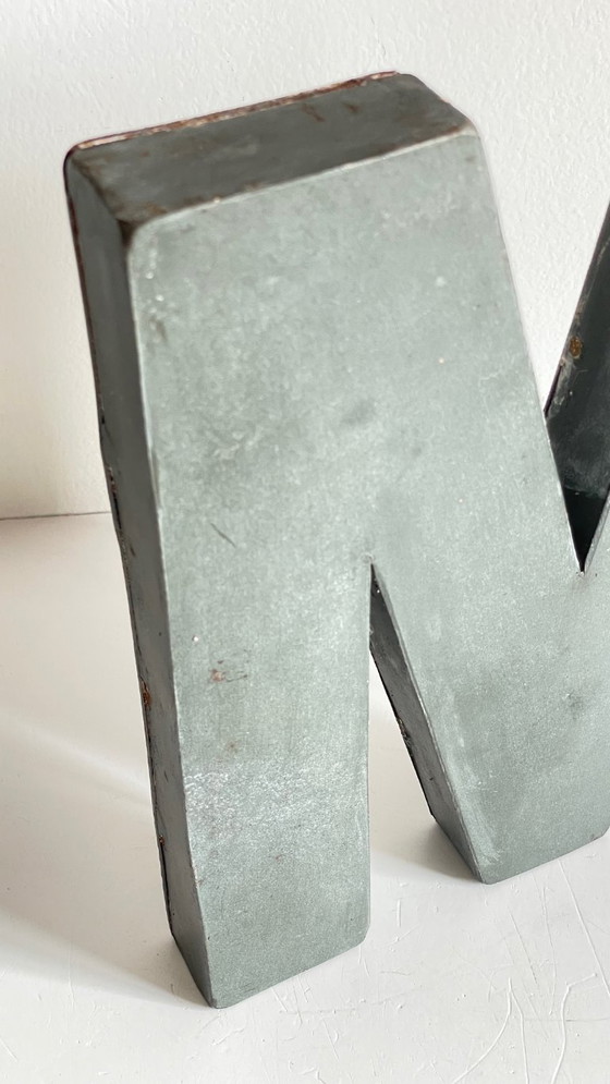 Image 1 of Lettre M Métal  Vintage