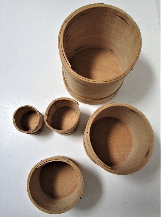 Image 1 of cinq boîtes gigognes bois patiné vintage