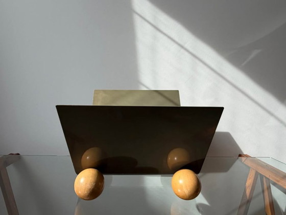 Image 1 of metalen (chroom/inox) tijdschriftenrek (houder) met houten bolvoeten