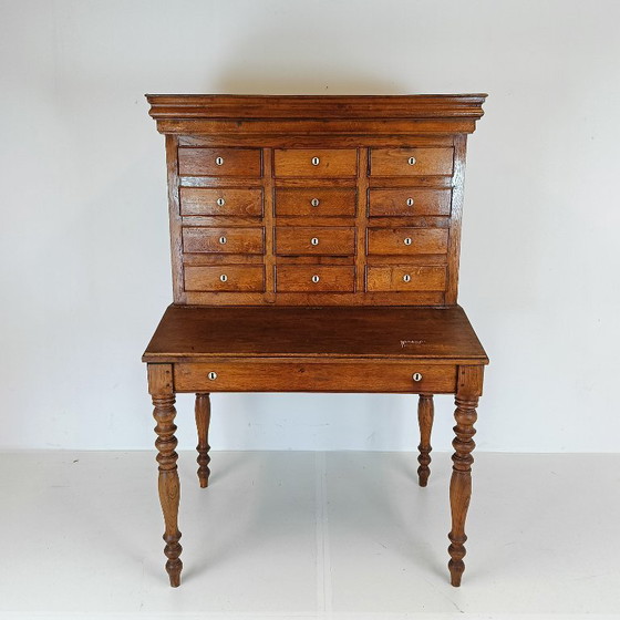 Image 1 of Hermosa y única notaría antigua con campana en funcionamiento.