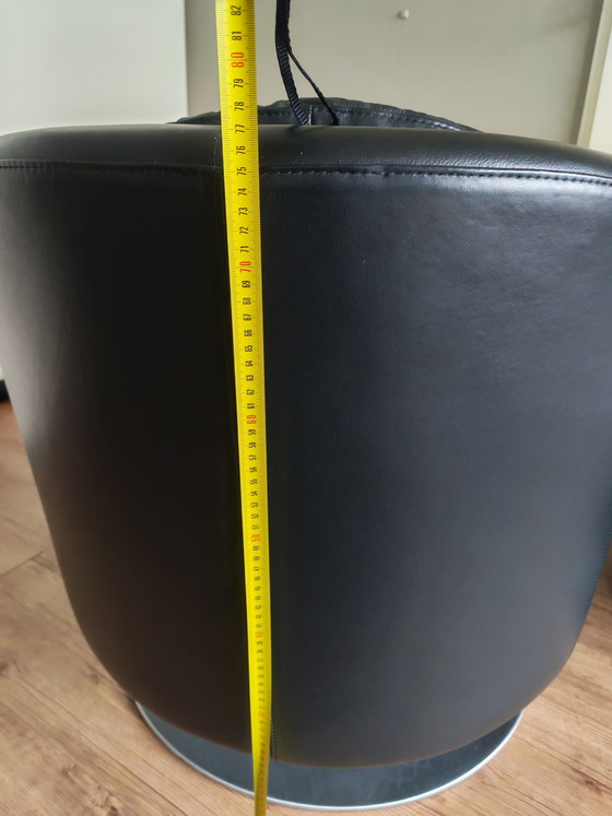 Image 1 of 2 sillones giratorios de piel Natuzzi