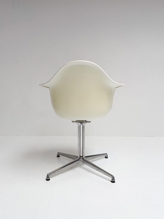 DAL Armchair by Charles & Ray Eames for Vitra (per Piece), 2010s – Side chairs, Textile, Vintage (photo 9 of 16)