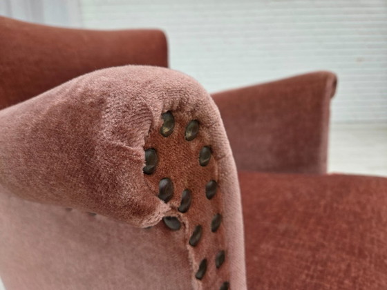 Image 1 of 1970, fauteuil danois, velours d'ameublement rose saumon, bois de hêtre.