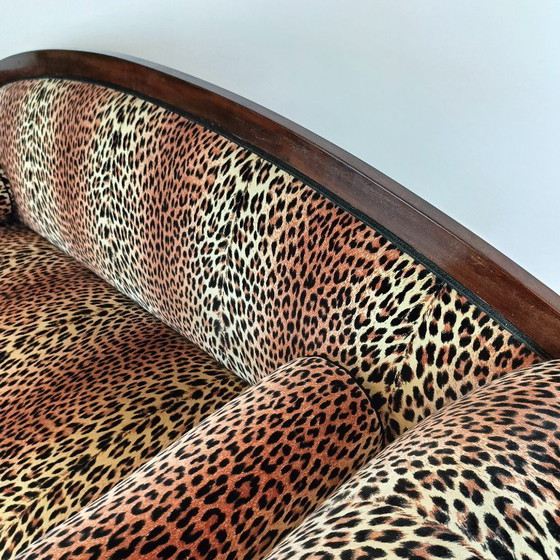 Image 1 of Sofá Biedermeier antiguo con ribete de leopardo