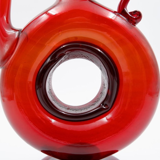 Image 1 of Caraffa vintage in vetro soffiato rosso "Anneau"
