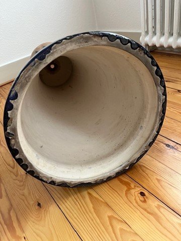 Image 1 of Plant column with pot