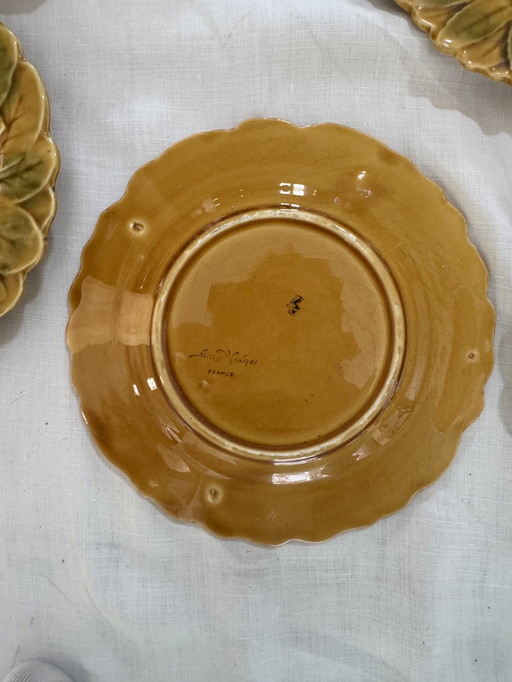 Lot assiettes barbotine Sarreguemines 