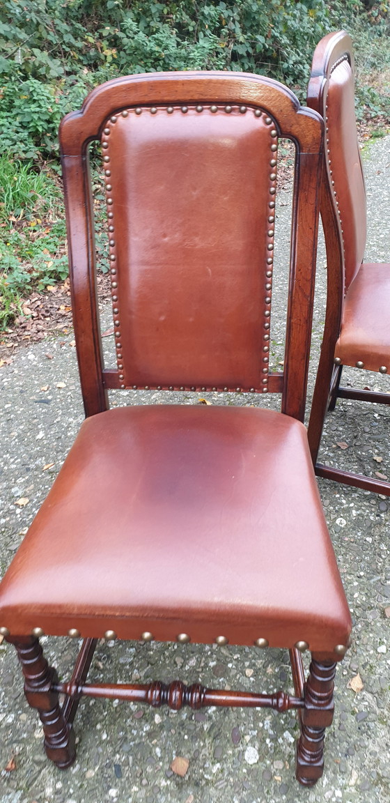 Image 1 of 4 chaises de salle à manger anciennes Royal