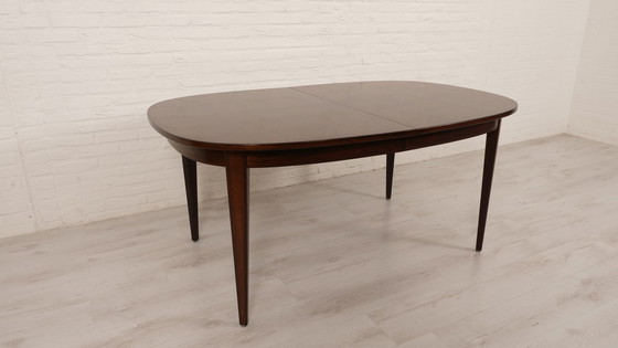 Image 1 of Table de salle à manger à rallonge ovale en palissandre d'origine danoise