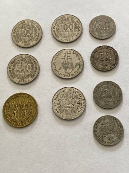 Lot of 9 old West African coins – CFA Francs – decoratieve objecten (photo 2 of 2)