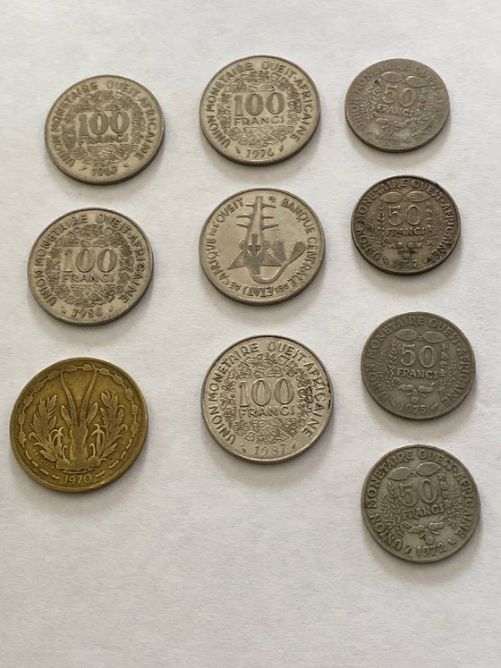 Lotto di 9 vecchie monete dell'Africa occidentale – Franchi CFA – Oggetti decorativi (photo 2 of 2)
