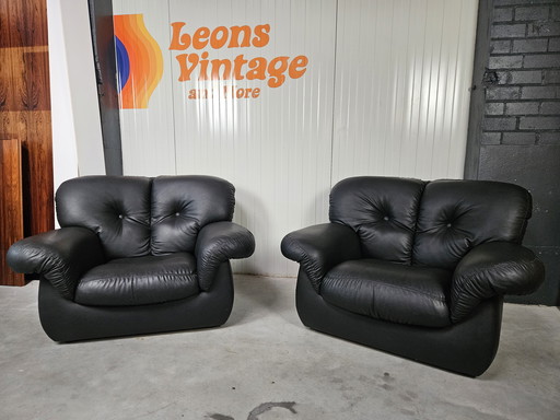 Vintage Italian Armchairs, Set Of 2