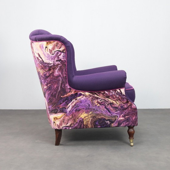 Image 1 of Classica poltrona inglese con ali, recentemente rivestita