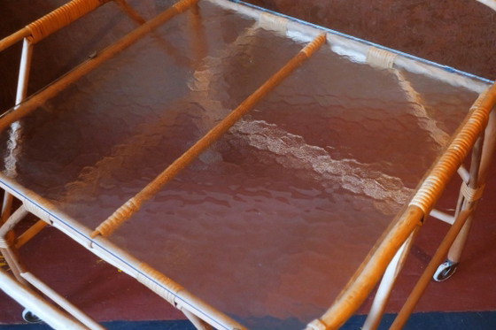 Bamboe en matglazen serveerwagen, jaren 50-60 – Salontafels, Glass (photo 3 of 6)