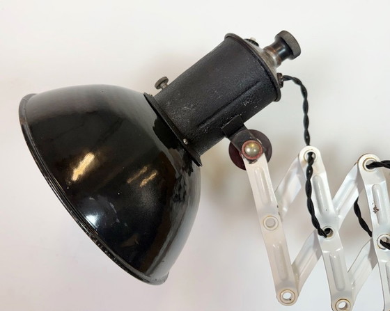 Image 1 of Industriële zwarte geëmailleerde schaarwandlamp, jaren 50