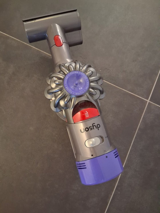Image 1 of Dyson Absolute V8 cordless vacuum cleaner