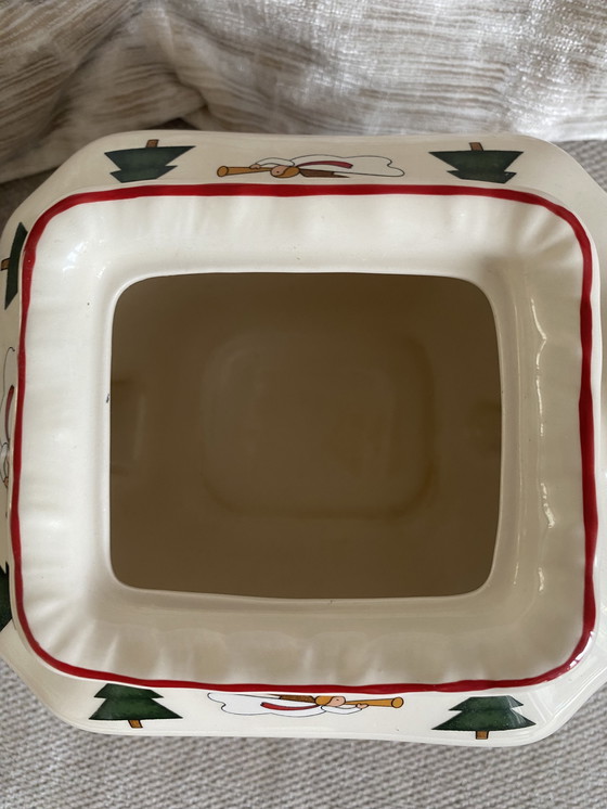 Image 1 of El templo del pueblo navideño de Wedgwood Mason