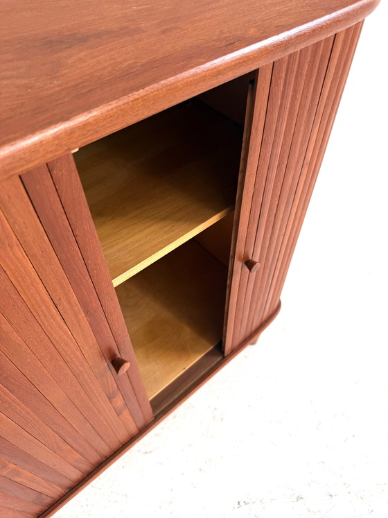 Vintage Danish Teak Wall cabinet with Tambour Doors ‘60 – Wood (photo 6 of 9)