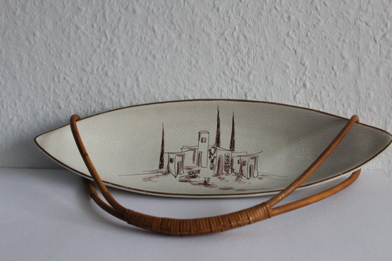 Image 1 of Große ovale Anbietschale Obstschale aus den 50er Jahren mit abnehmbaren Bambushenkel Krakelee Lasur handbemalt mid-century 