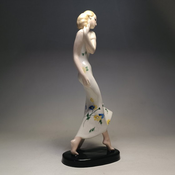Goldscheider - Claire Weiss - Skulptur, Art Deco Dame im langen Kleid - 28,5 cm - Porzellan (photo 9 of 35)