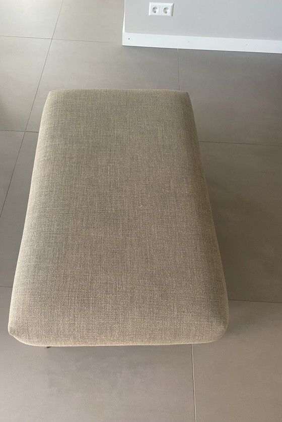 Image 1 of Design on stock hocker poef Aikon lounge met zwarte pootjes 