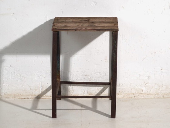 Antique industrial stool in pine wood and iron – Central Europe, circa 1950 – Industrieel (photo 24 of 33)