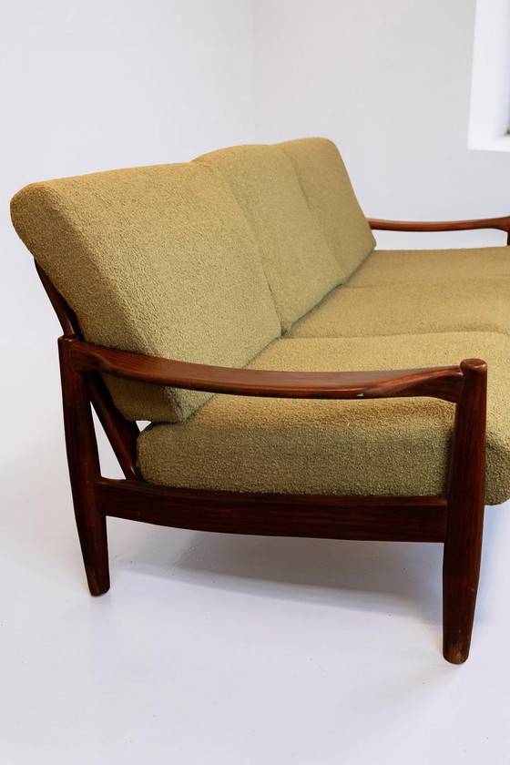 Image 1 of Divano vintage danese a 3 posti in teak con nuovo rivestimento in bouclé verde muschio.