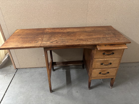 Image 1 of Escritorio infantil antiguo