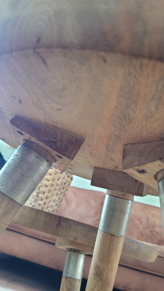 Image 1 of 2 bellissimi tavolini da caffè in legno e metallo dall'aspetto vintage