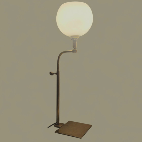 Image 1 of Lampe ancienne Laiton & Opaline - Travail moderniste années 40