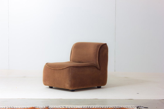 Image 1 of Canapé modulaire futuriste