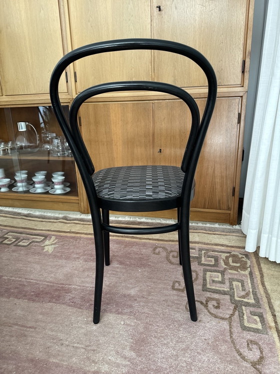 Image 1 of 6X Thonet Bugholzstühle Schwarz 214 P Wie Neu, Zwei Mit Armlehnen