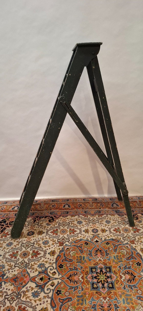 Scala da Pittore Vintage in Legno con Strato di Vernice Verde Scuro Consumato – Decorazione, Wood (photo 5 of 7)