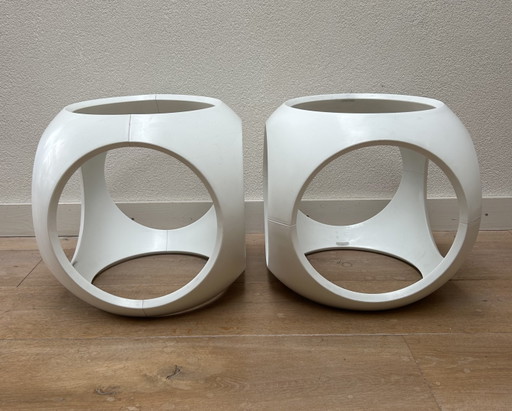 Obligo made twice by Von Robinson – Moroso, krukjes, Plastic