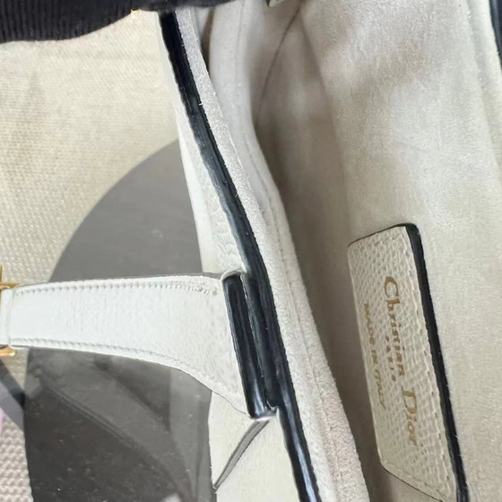 Image 1 of *CON CINTURINO, CAVIALE* DIOR SADDLE SMALL 21CM CAVIALE BIANCO GHW