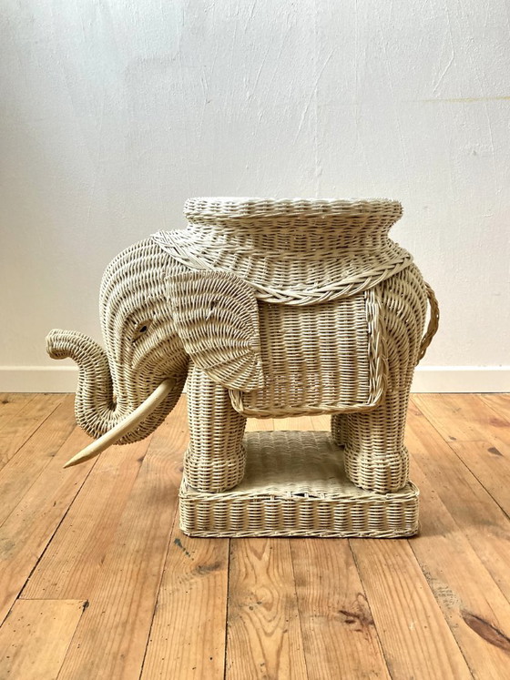 Tavolino elefante in vimini laccato bianco, anni '70, Tavolini, Rattan, Crema (foto 4 di 14)