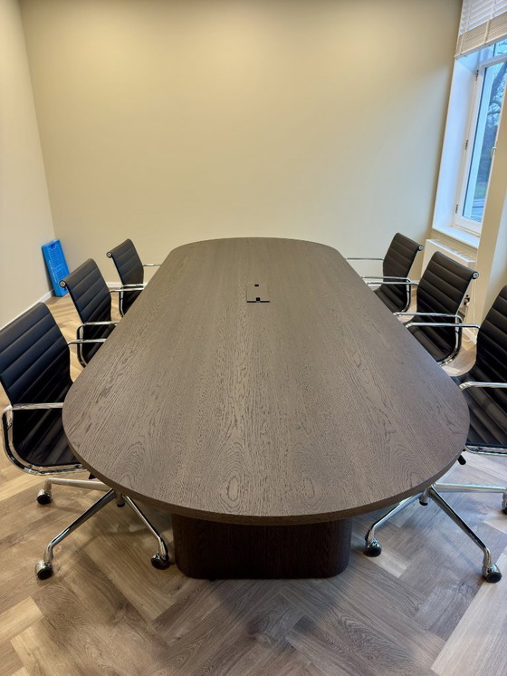 Image 1 of Table de réunion Kami Oval 1 - Arco