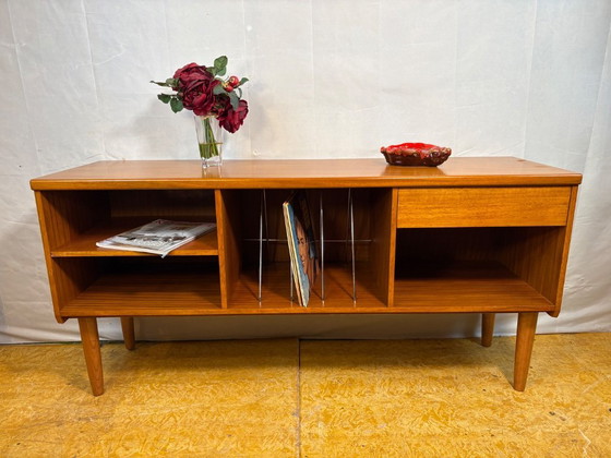 Image 1 of Mid-Century Retro Vintage Teak Media Console / Dressoir van G Plan 1960 voor Vinylplaten • Deens design • Brits