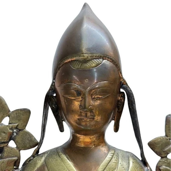Antiguo Lama Tsongkhapa dorado al fuego en bronce – Ladakh – Siglos XVIII-XIX – Lote 435 – Esculturas, Bronze (photo 9 of 10)