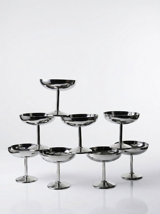 8 Vintage stainless steel dessert bowls on feet in the Guy Degrenne style