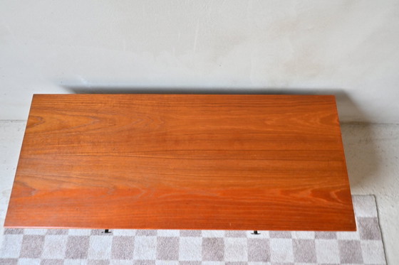 Image 1 of Vintage Lowboard Met Lades – Tijdloos Design