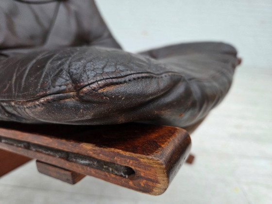 Image 1 of Anni '70, design norvegese di Ingmar Relling, modello "Siesta", pelle per mobili.