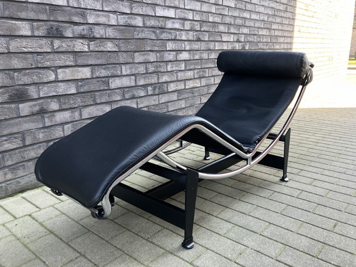 Original Cassina Le Corbusier LC4 Black/Chrome, Like New